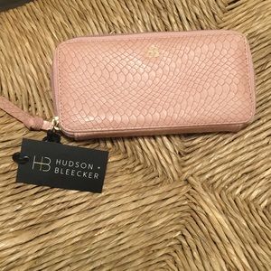 Hudson + Bleecker Bonjour Smartphone Wallet